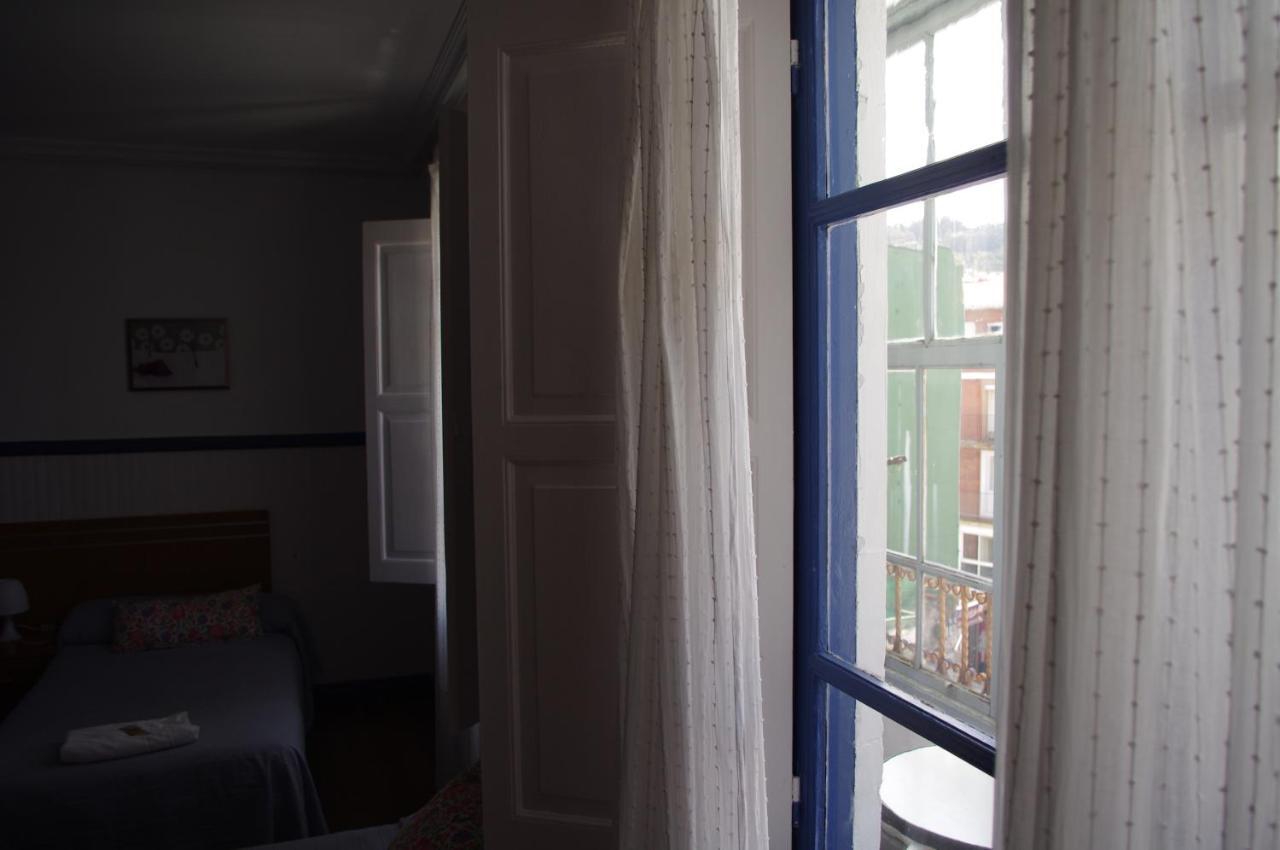 Pension "La Marina" Castro Urdiales Exterior photo